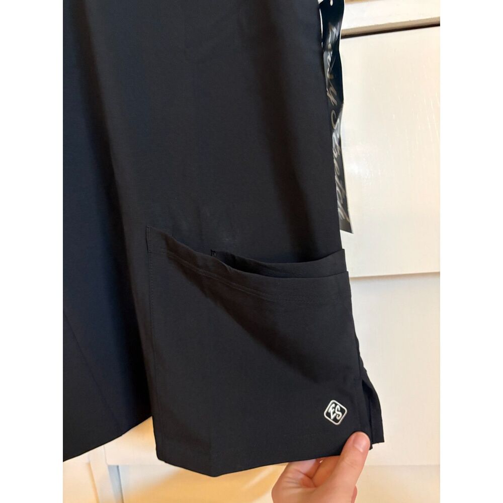 UA Black Easy STRETCH Butter Soft Tessa Women's 5-Pocket V-Neck Scrub Top